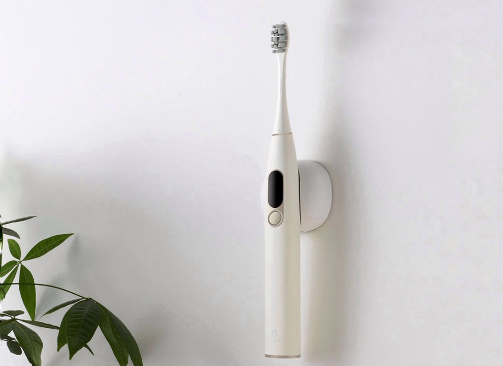 Xiaomi Oclean X – необычная умная зубная щётка с дисплеем